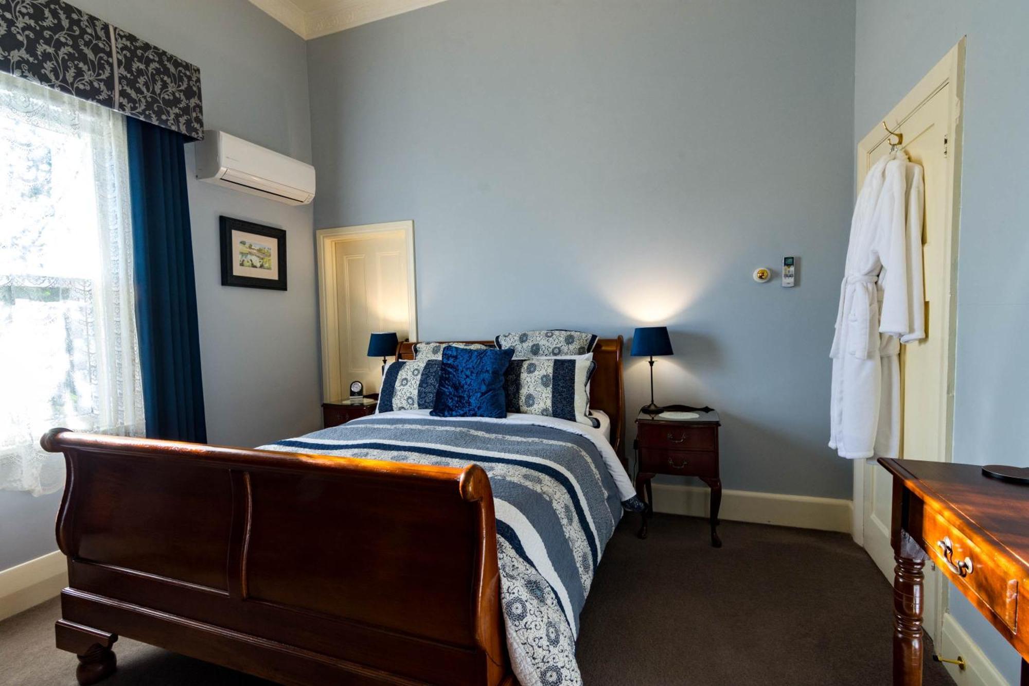 Heytesbury House Bed & Breakfast Cobden Exterior photo