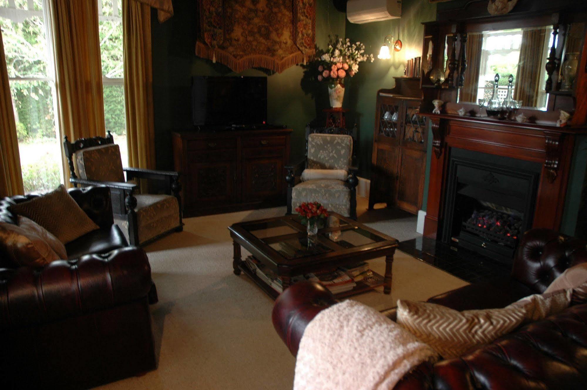 Heytesbury House Bed & Breakfast Cobden Exterior photo